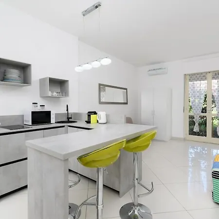 Апартаменты Comodo A 5 Minuti Dal Mare Con Possibilita Di Posto Auto Диано-Марина